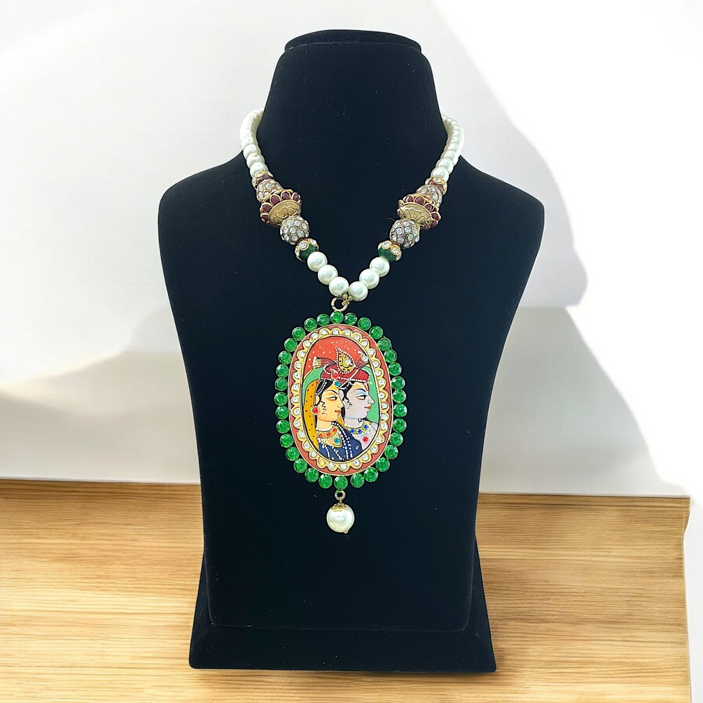 Tiya Kundan Pendent Set