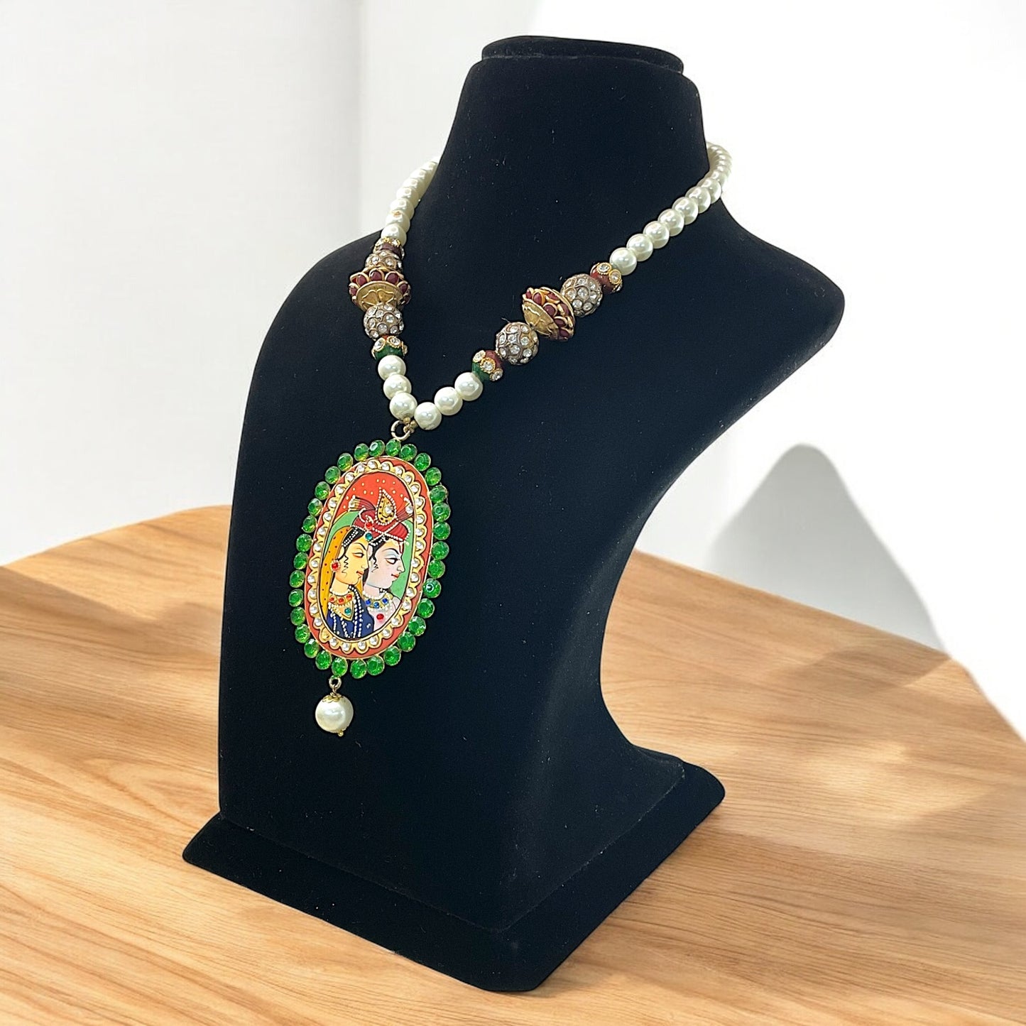 Tiya Kundan Pendent Set