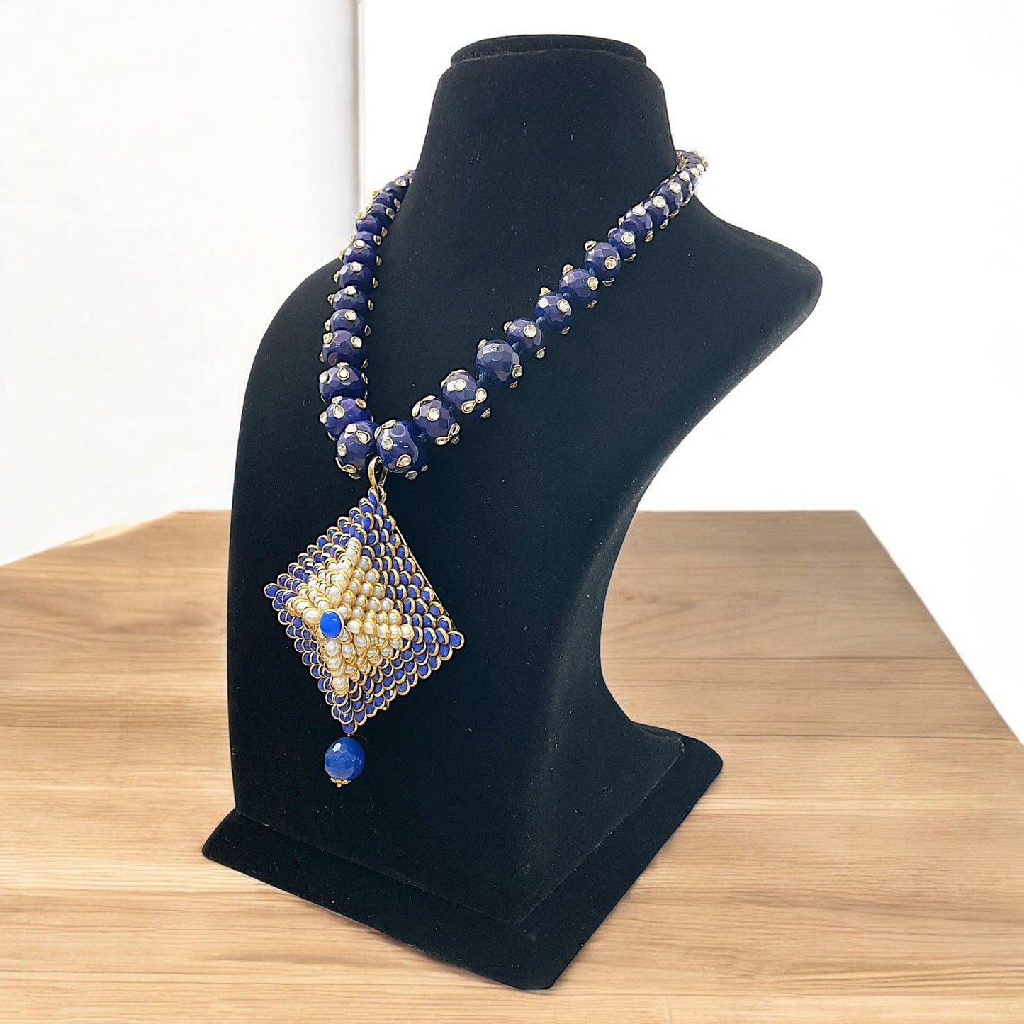 Madhvi Kundan Pendent Set