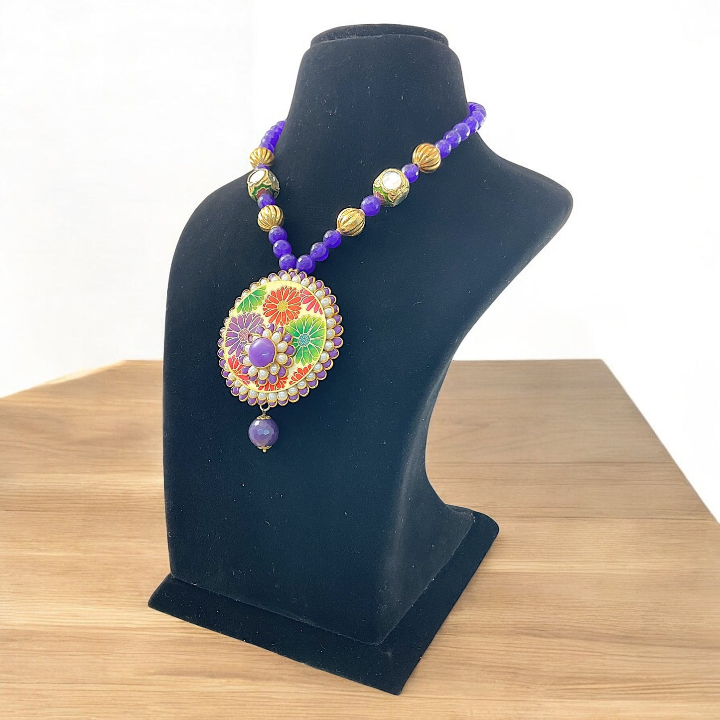 Anika Kundan Pendent Set