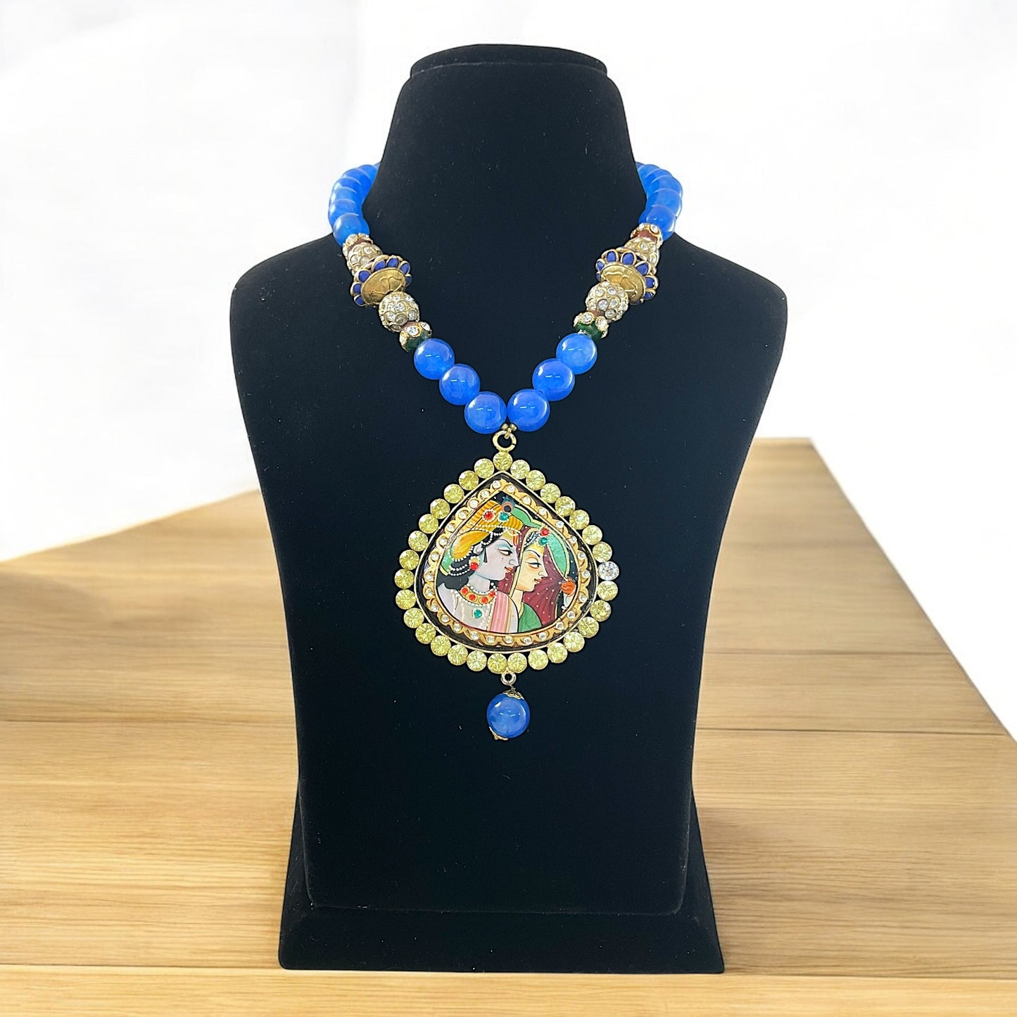 Manvi Kundan Pendent Set