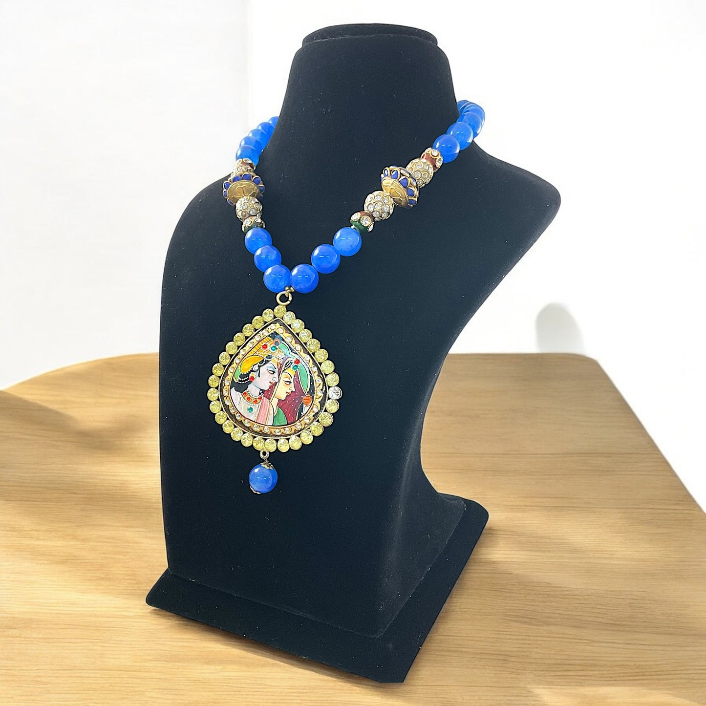 Manvi Kundan Pendent Set