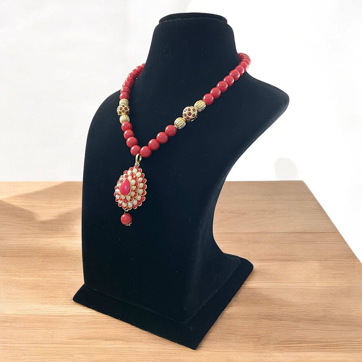Navyaa Kundan Pendent Set