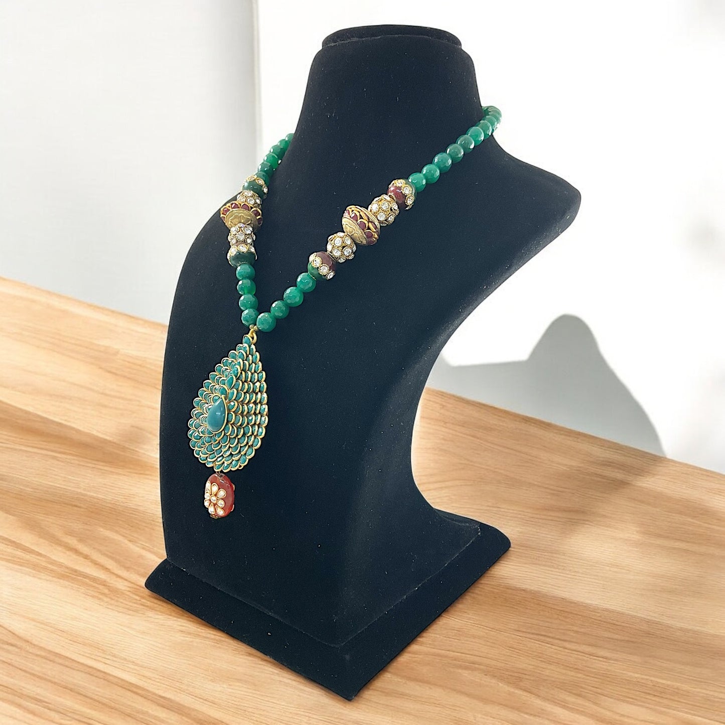 Vedika Kundan Pendent Set