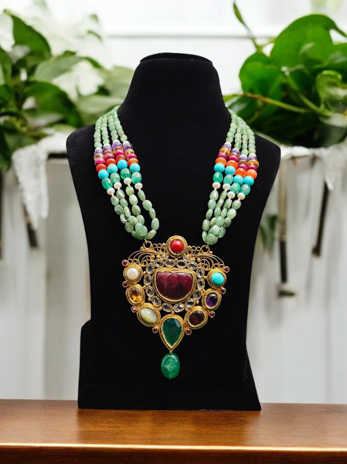 Vanya Semi-Pr. Navratan Necklace