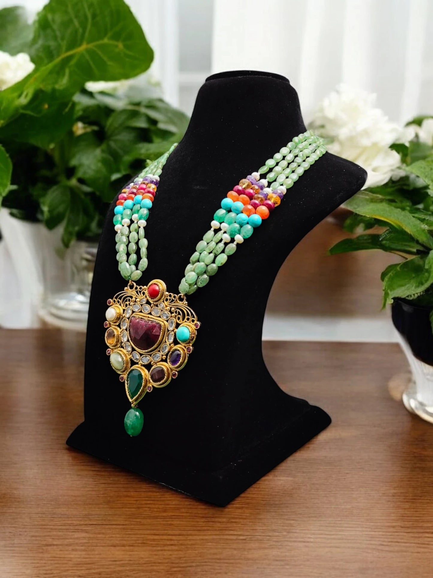 Vanya Semi-Pr. Navratan Necklace