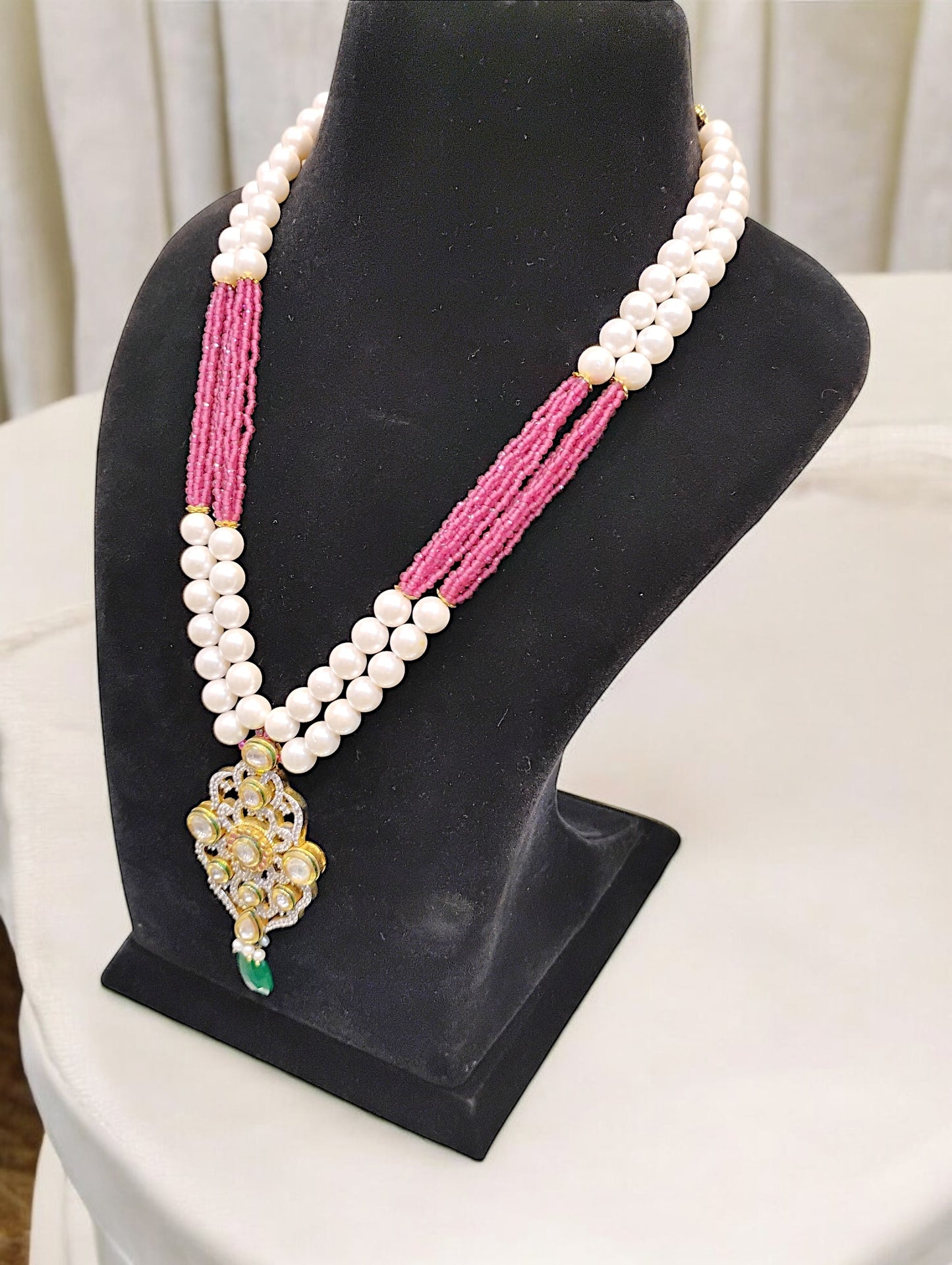 Shreya Kundan Pendent Set