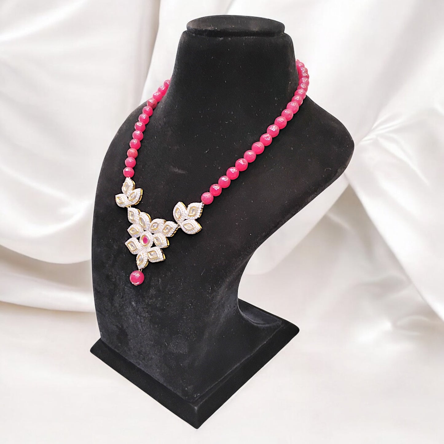 Anika Zircon Pendent Set