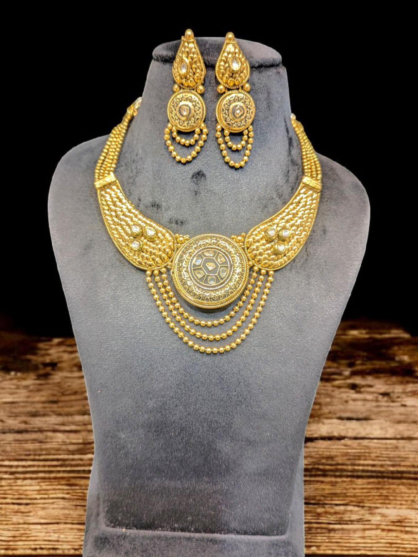 Tanishka Polki Necklace Set
