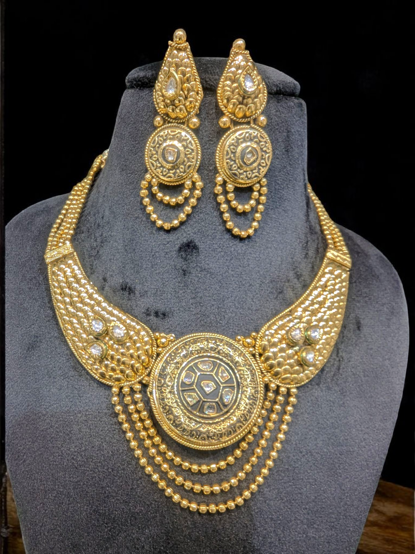 Tanishka Polki Necklace Set