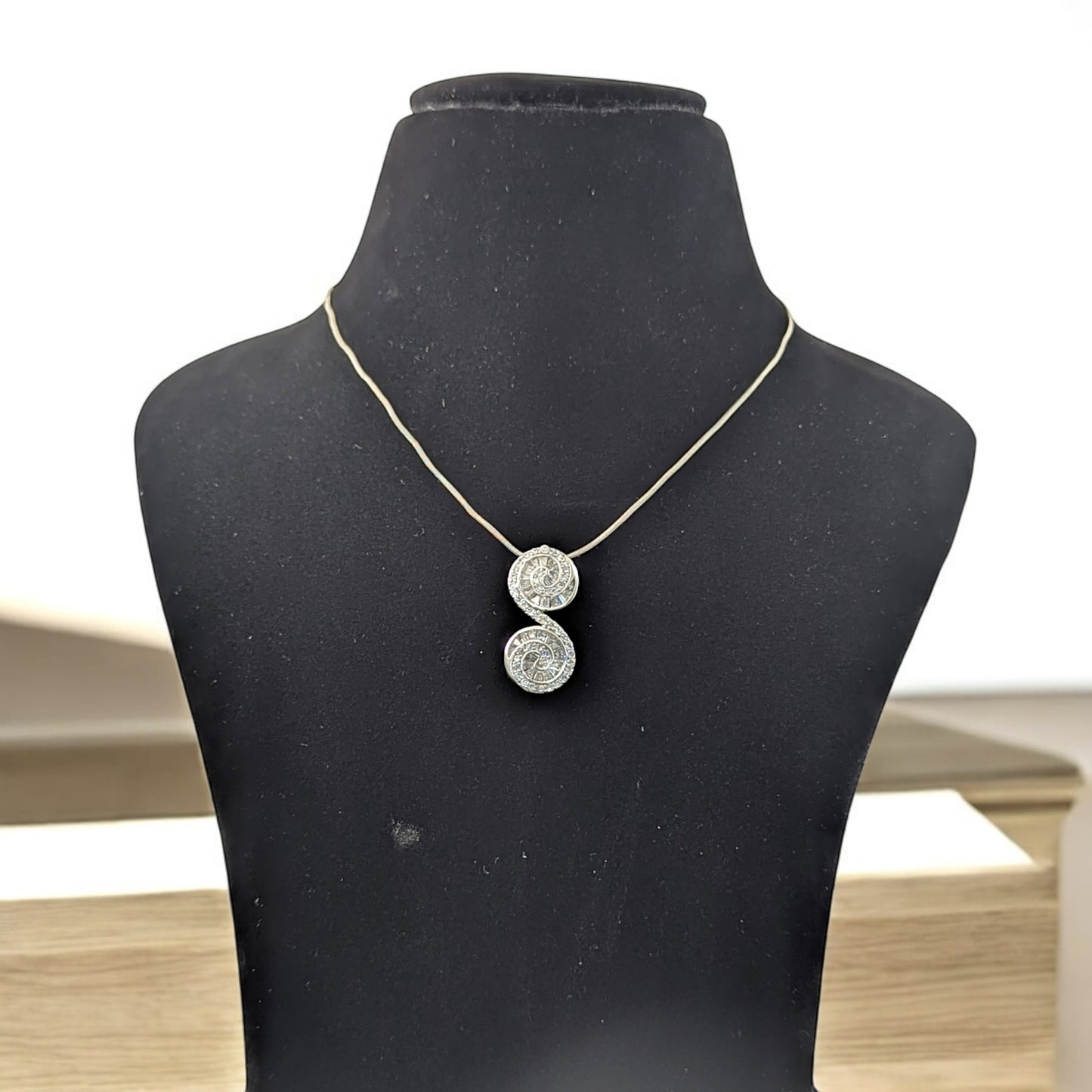 Vanshika DC Pendent Set