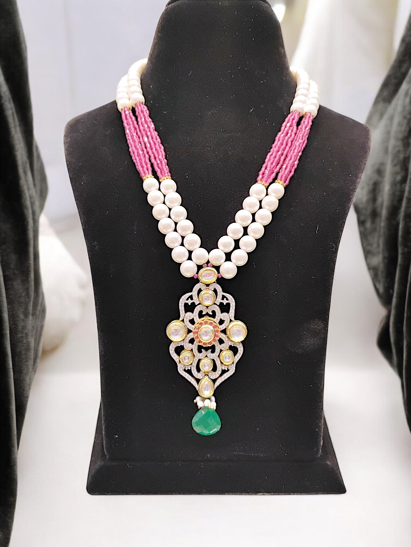 Shreya Kundan Pendent Set