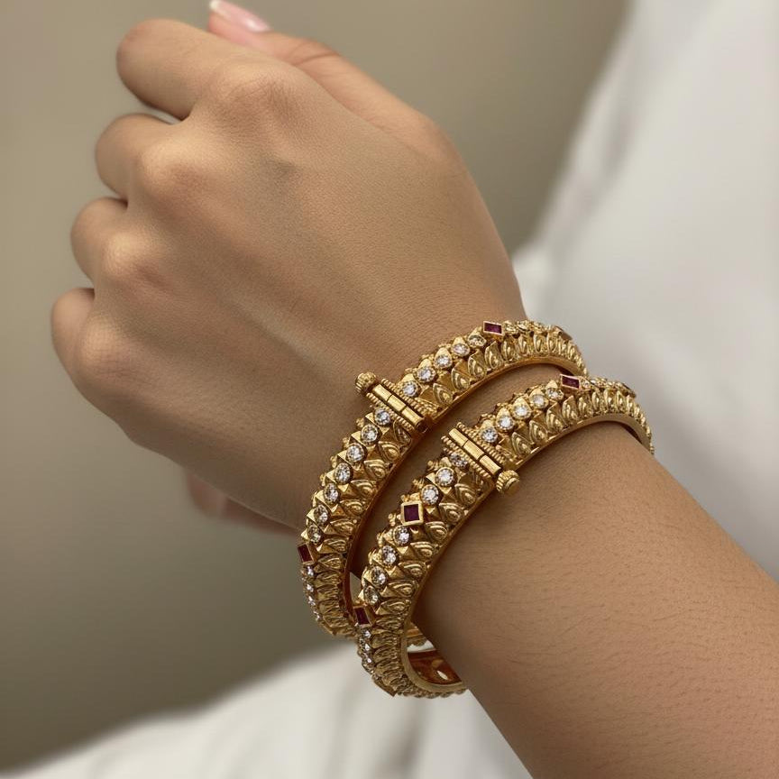 Tejaswini Temple Bangle