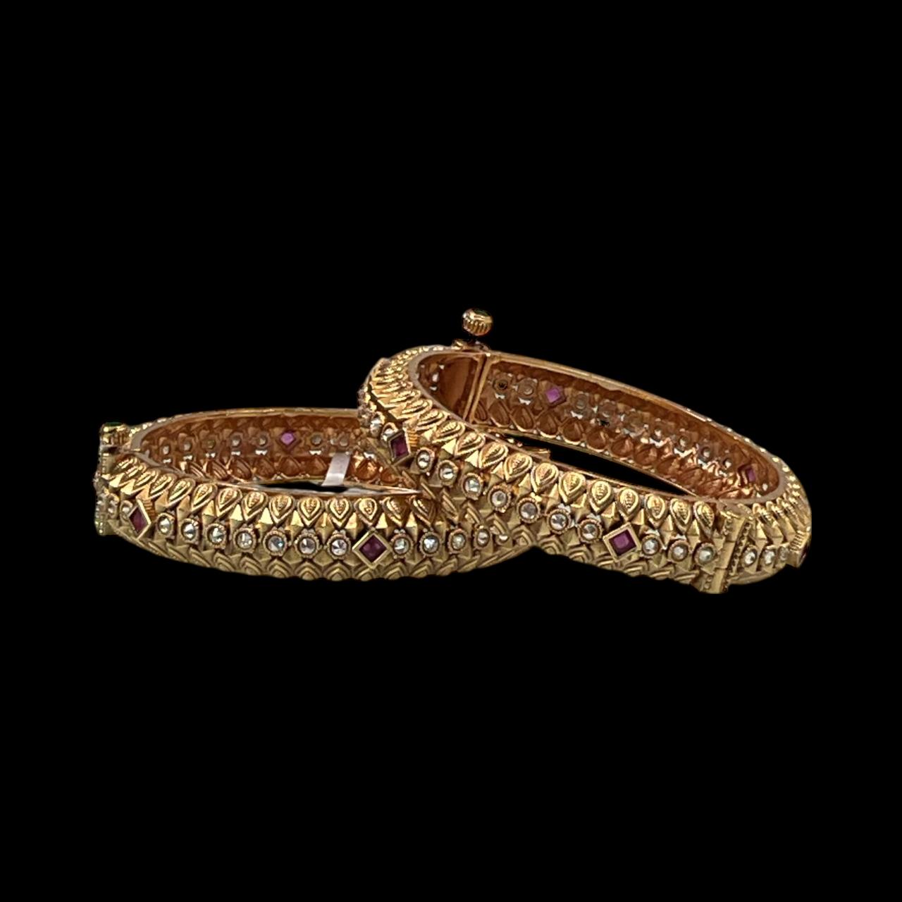 Tejaswini Temple Bangle