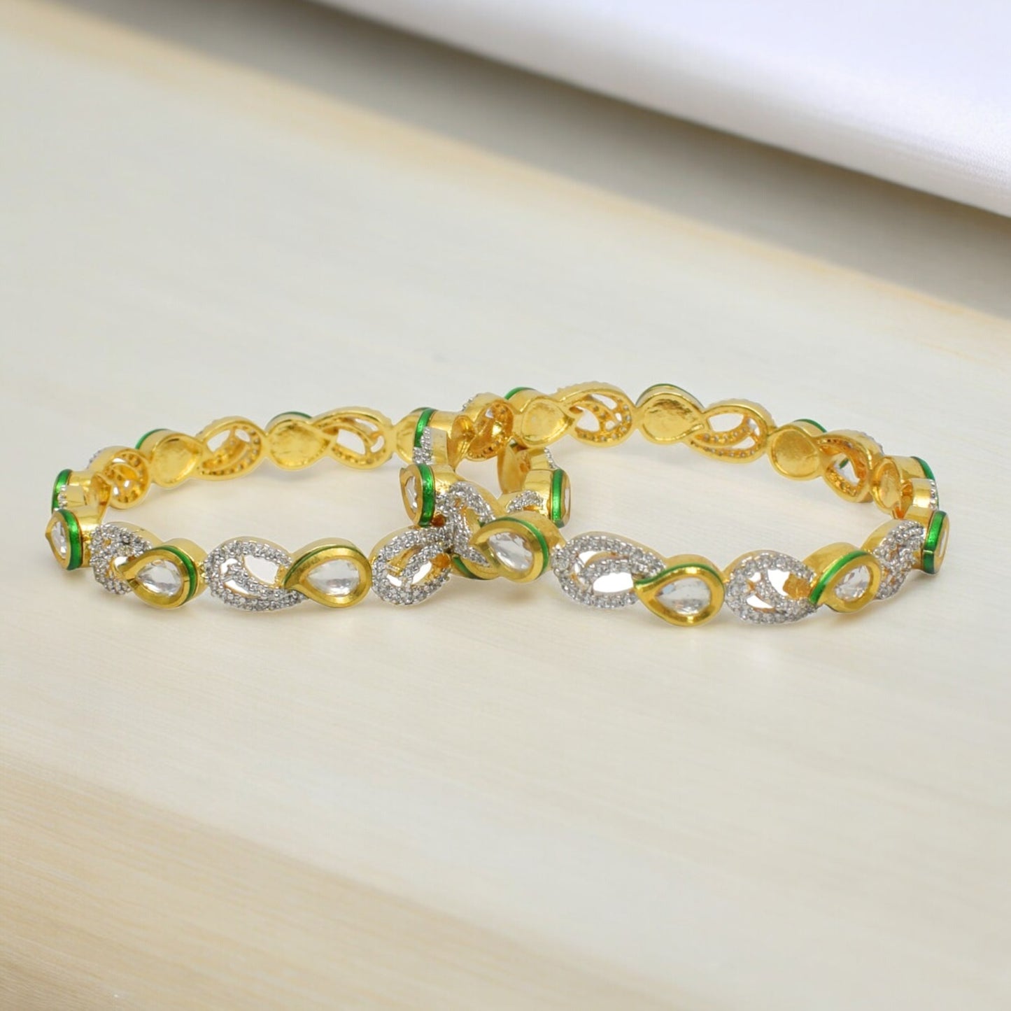 Saanvi Kundan Bangles