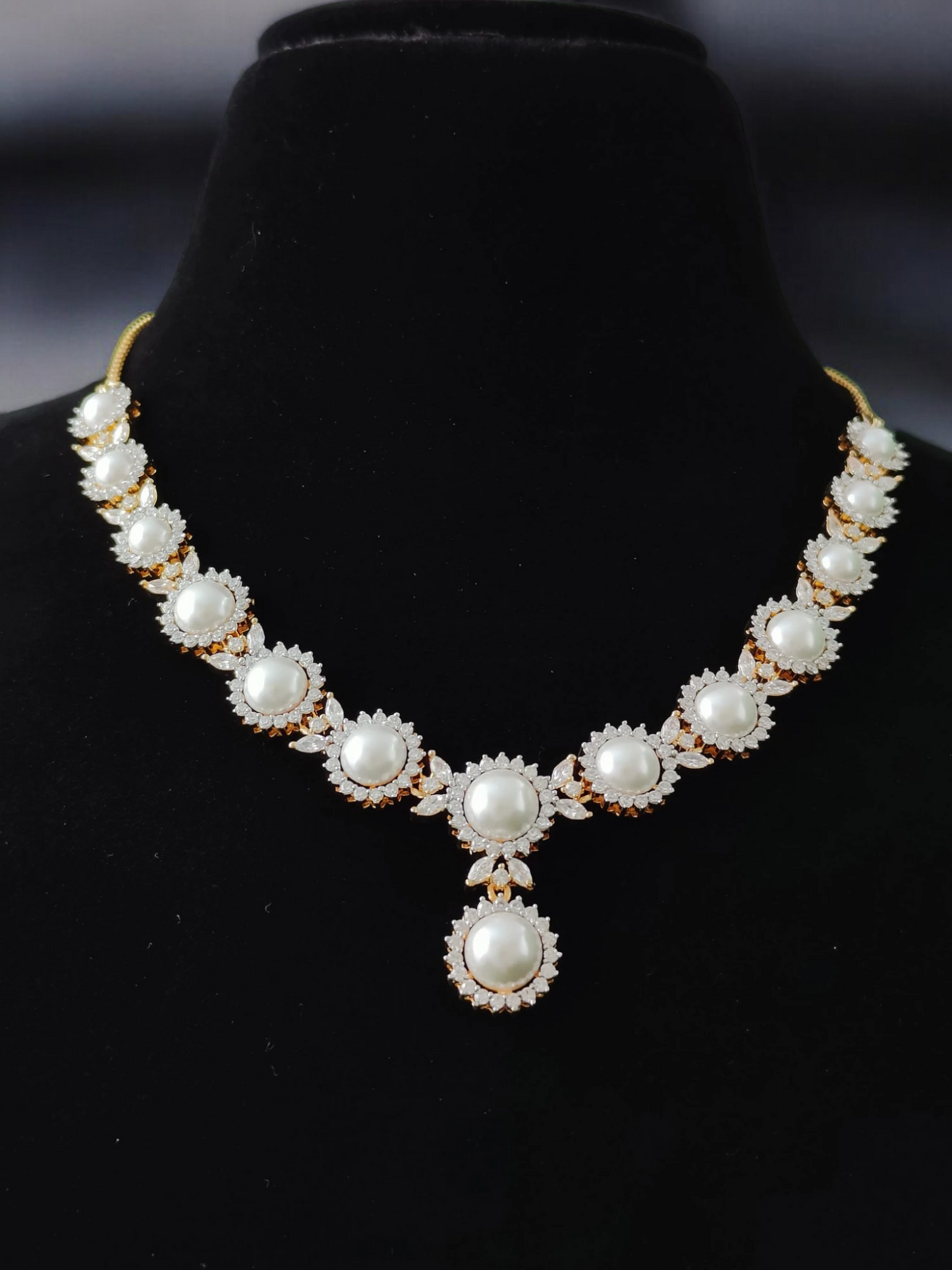 Akshara Zircon Set