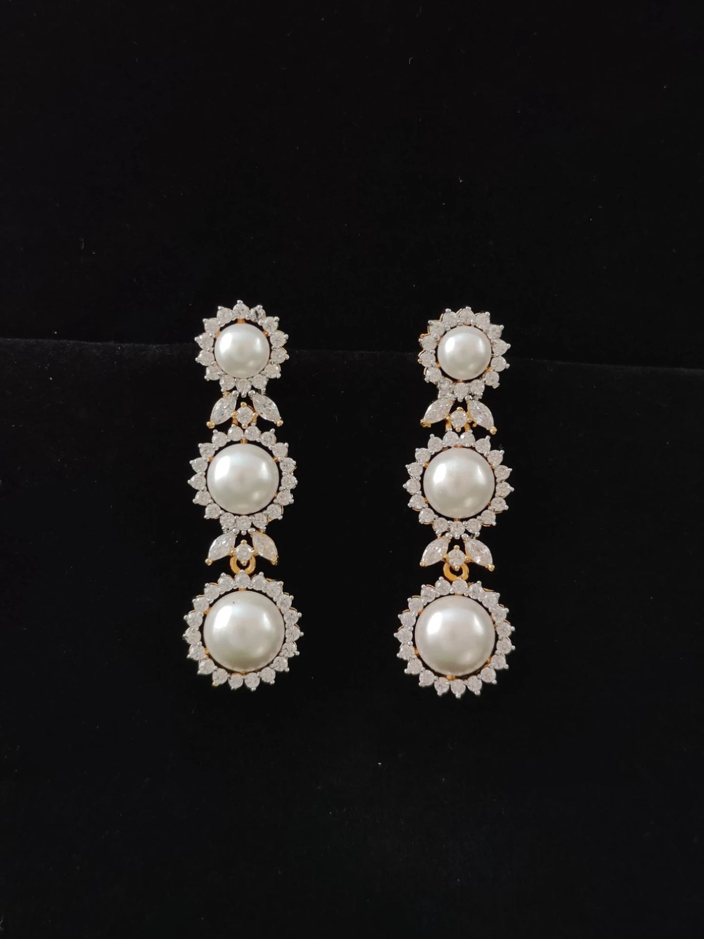 Akshara Zircon Set