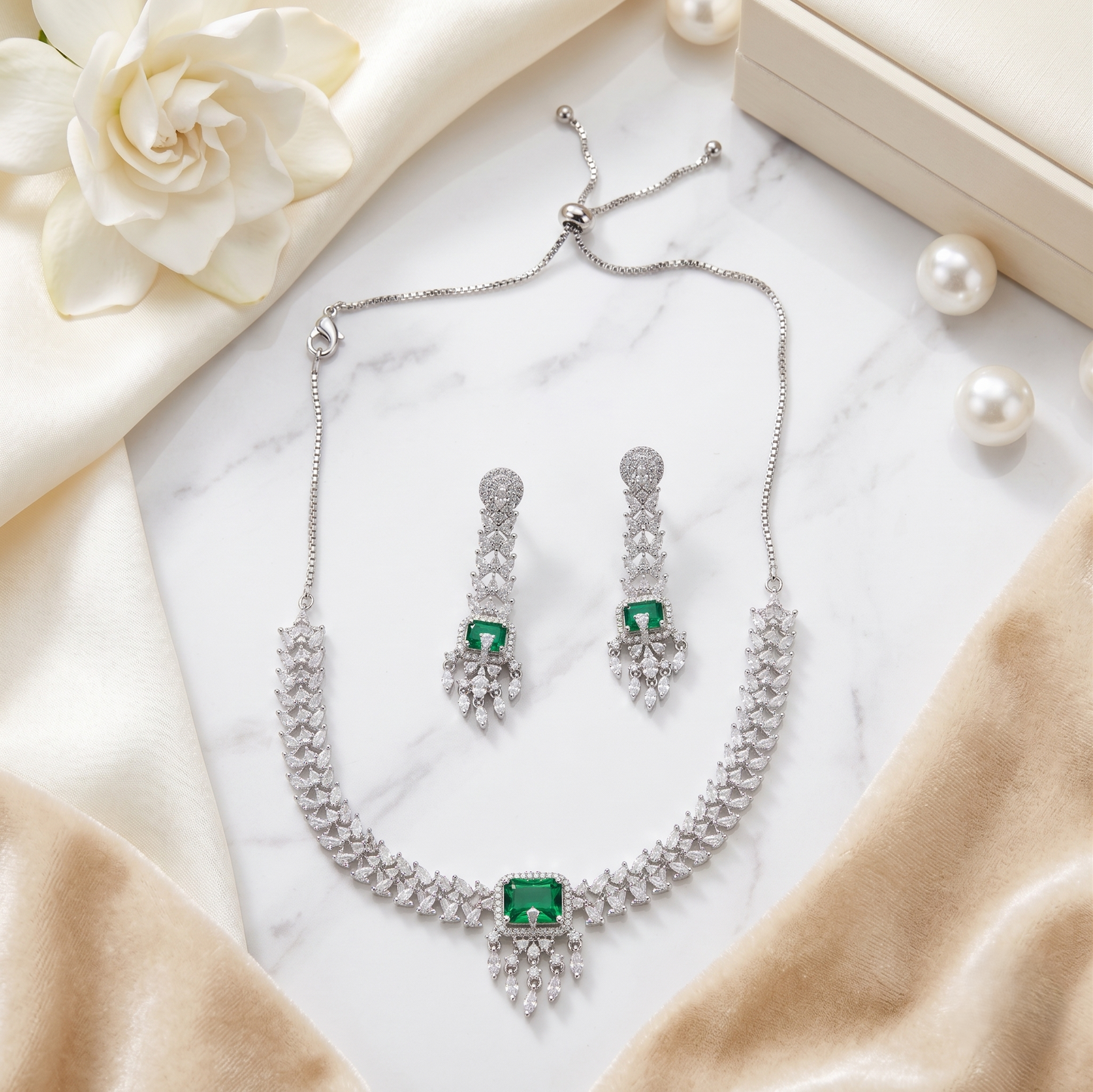 DC Necklace - E00BPH