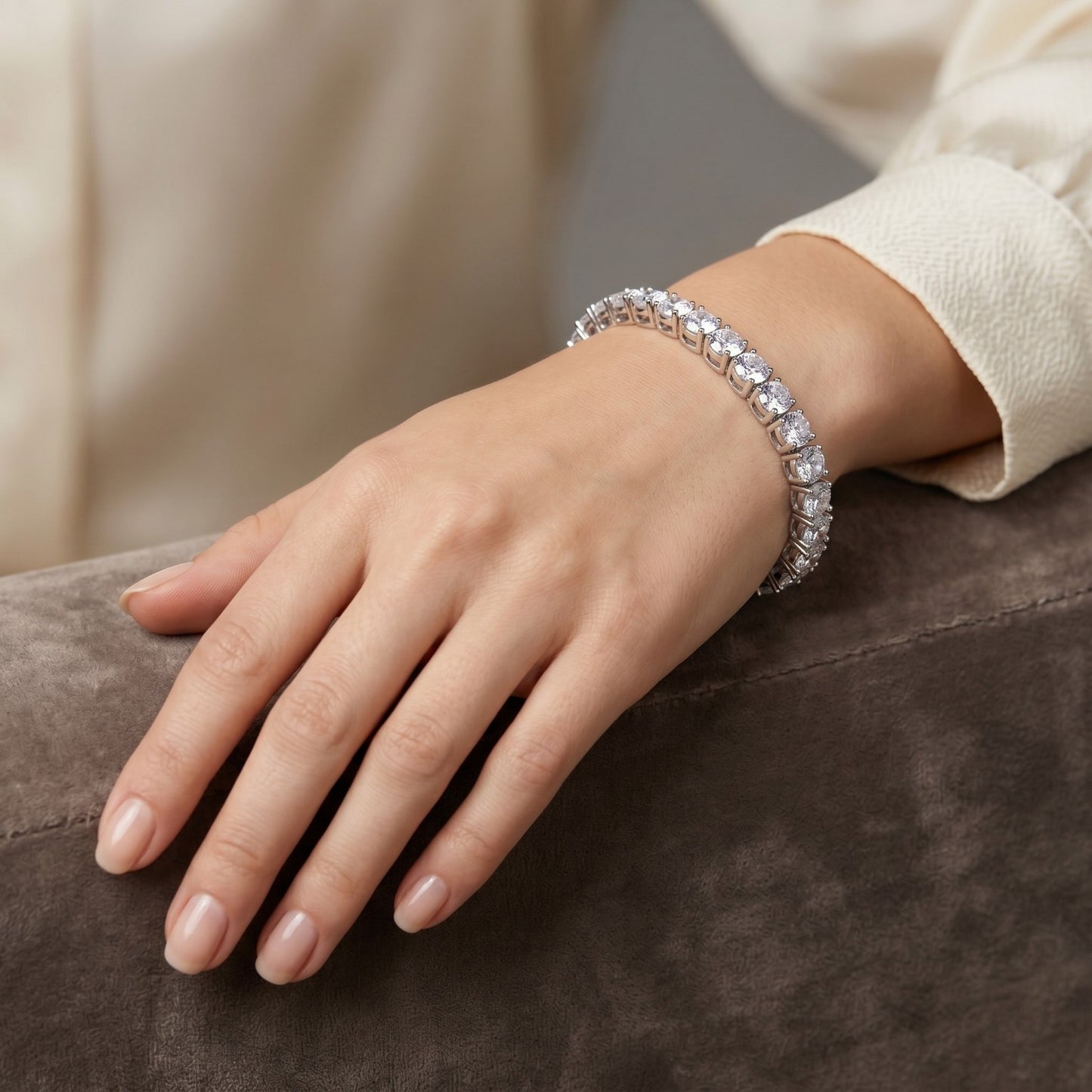 DC Bracelet - E00BQ4