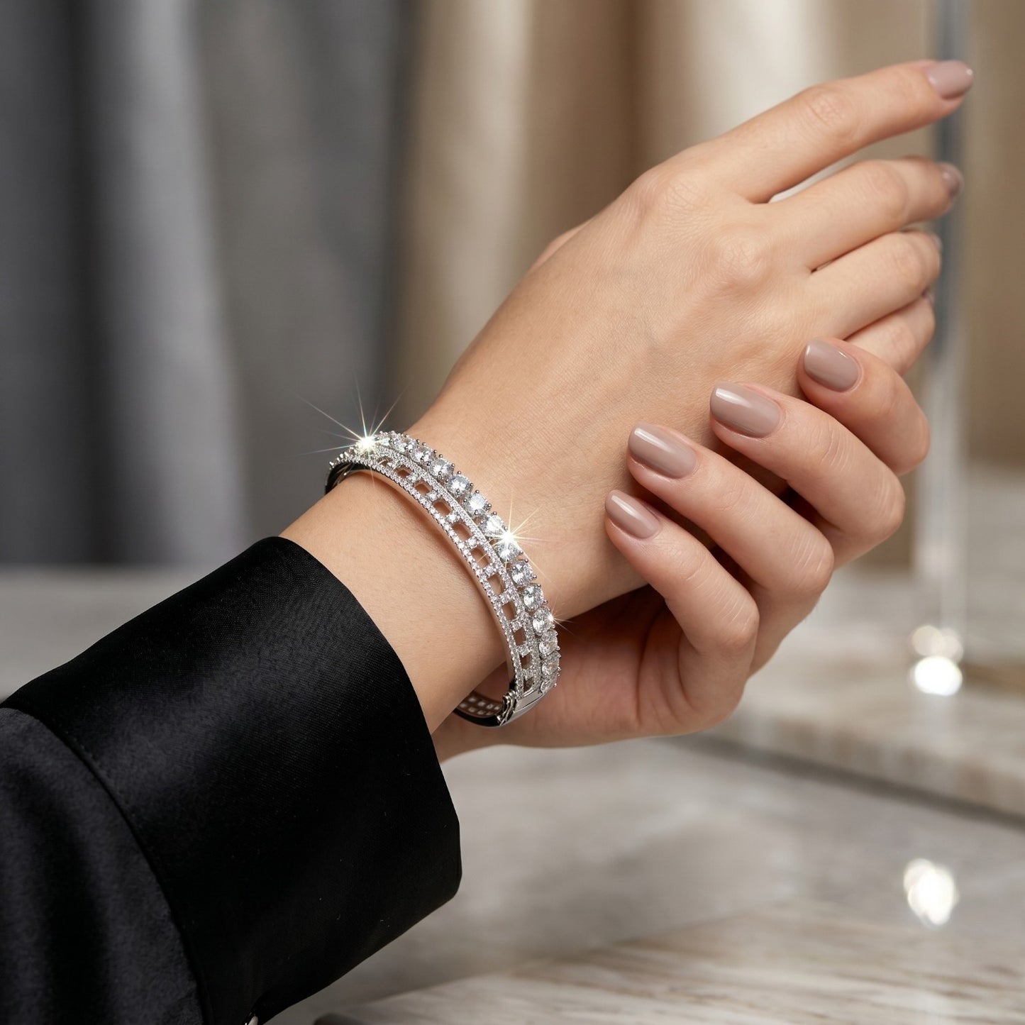 DC Bracelet - E00BQ8