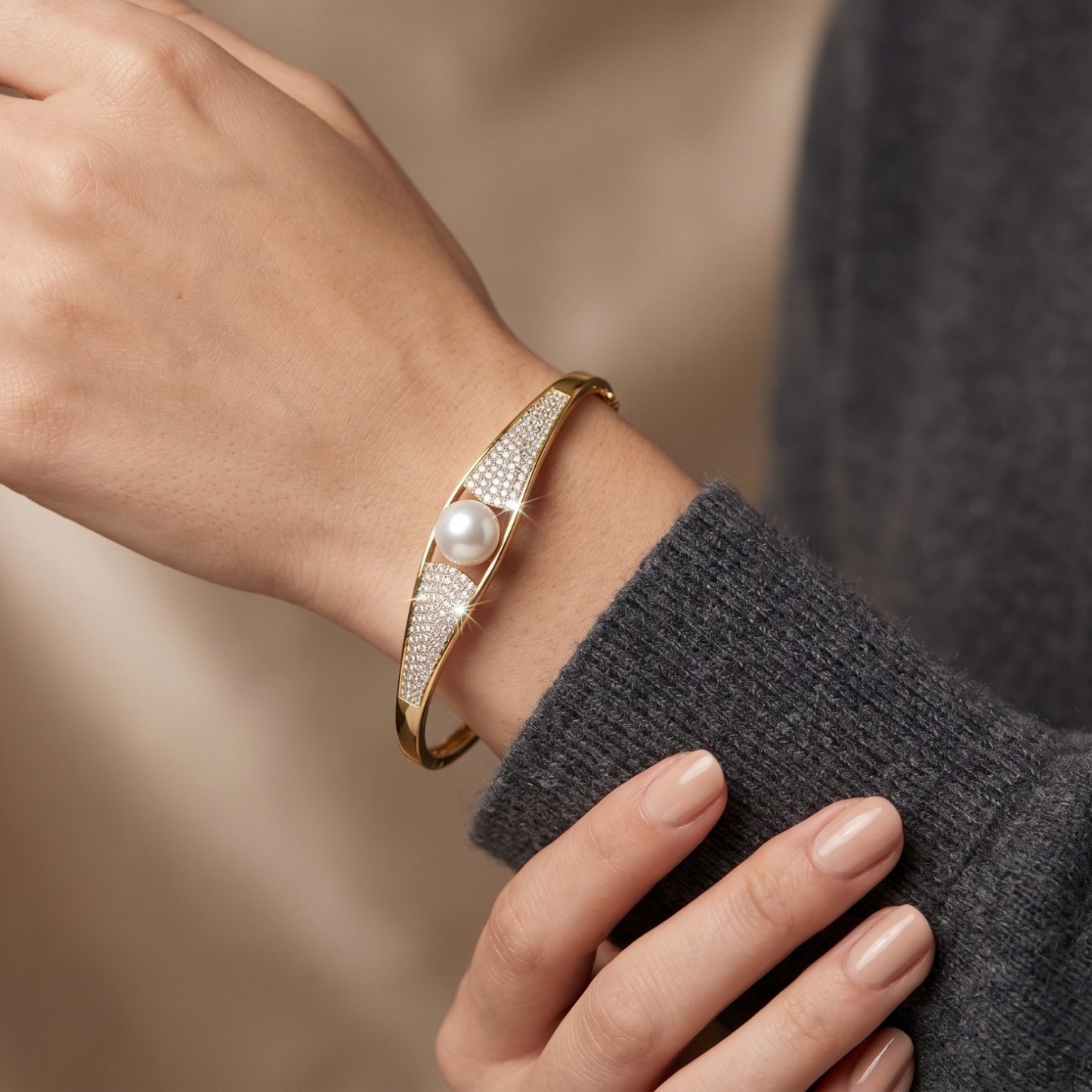 DC Bracelet - E00BQ9