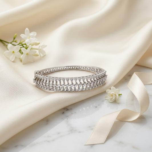 DC Bracelet - E00BQU