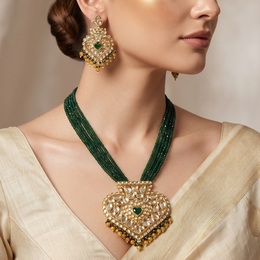 Aaradhya Kundan Pendant Set