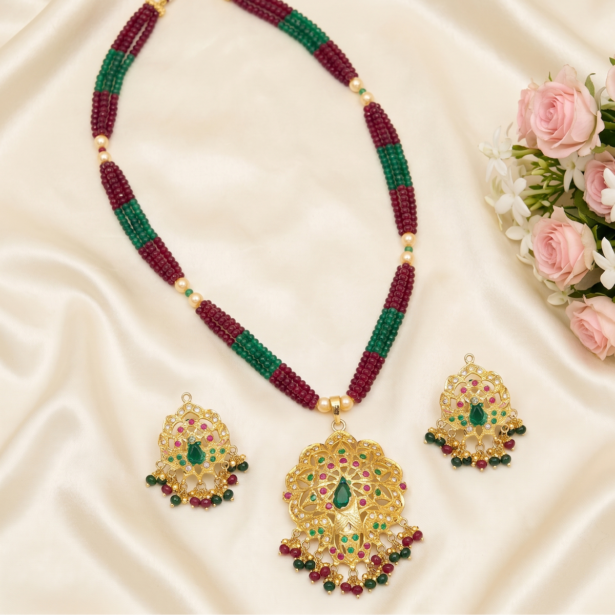 Meera Jadau Necklace Set