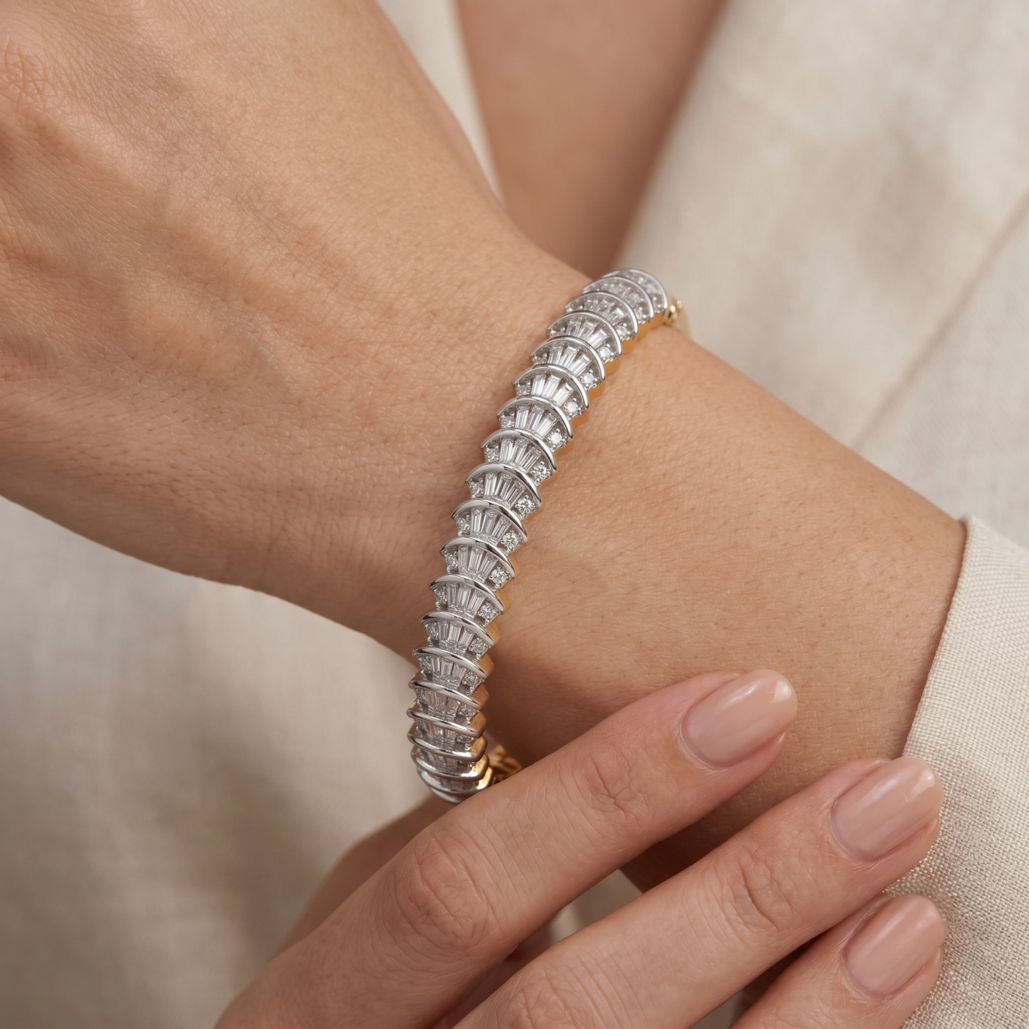 DC Bracelet - E00BQL