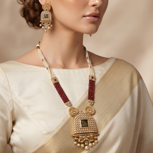 Anaya Kundan Pendant Set