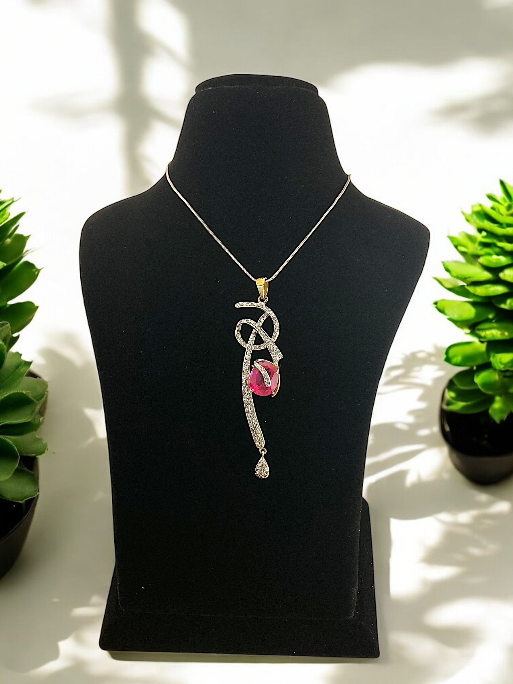 Riya DC Pendent Set
