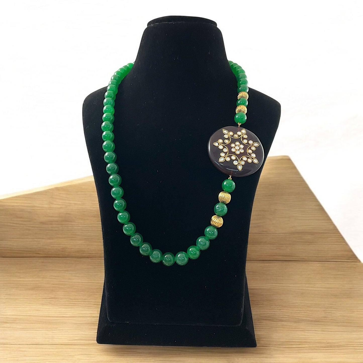 Ishani Brooch Set