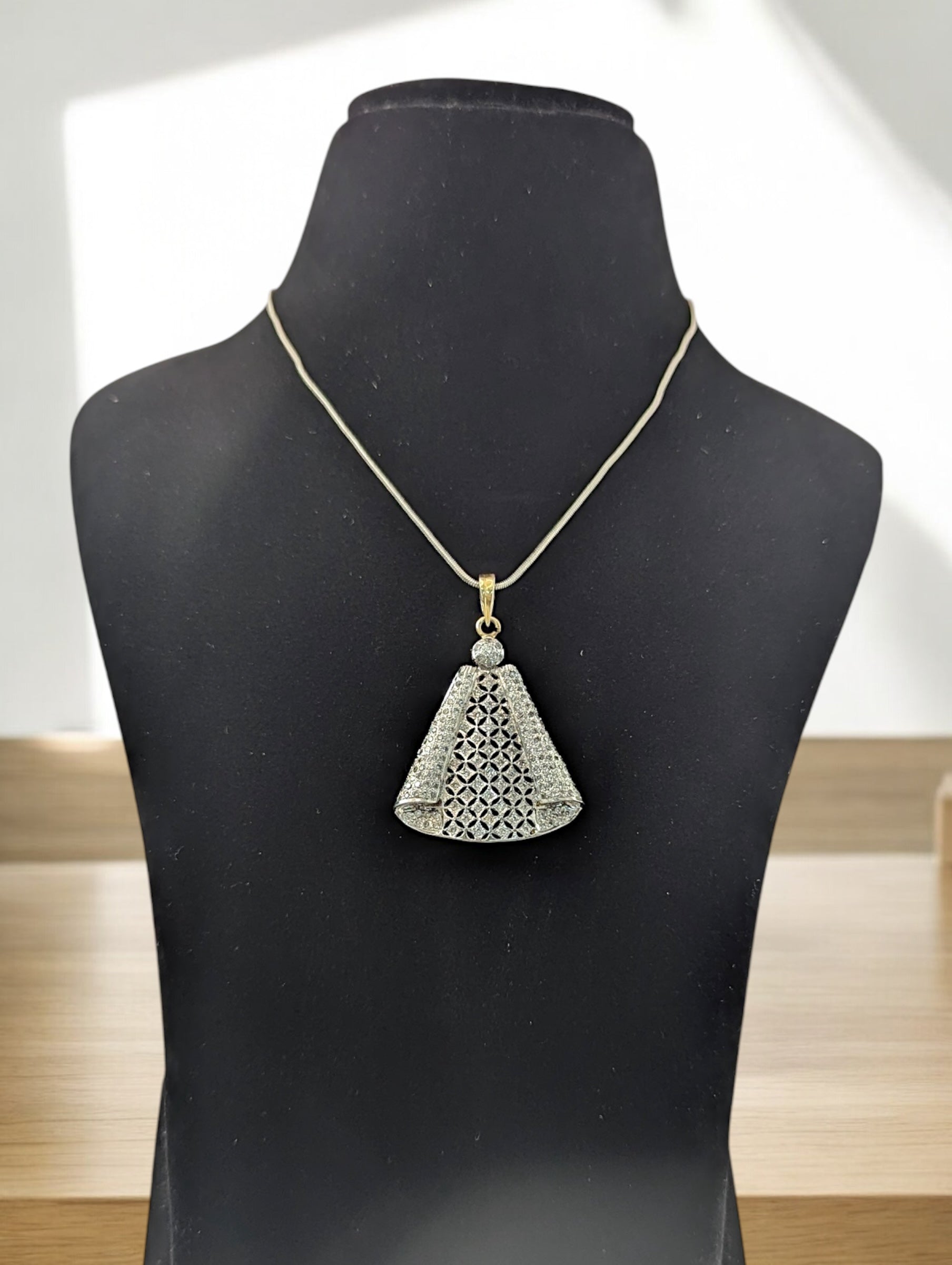Keya DC Pendent Set