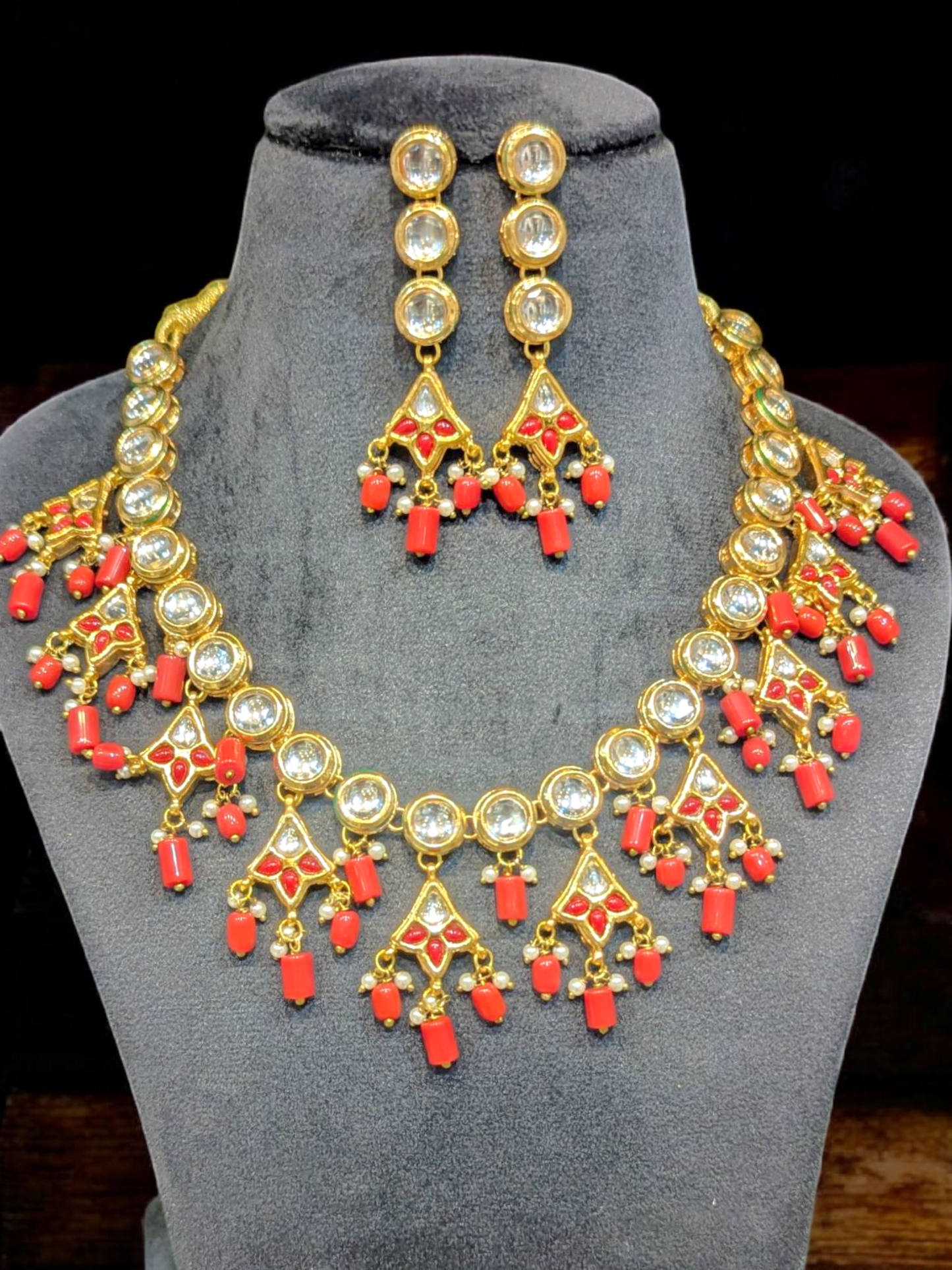 Tanisha Kundan Necklace Set